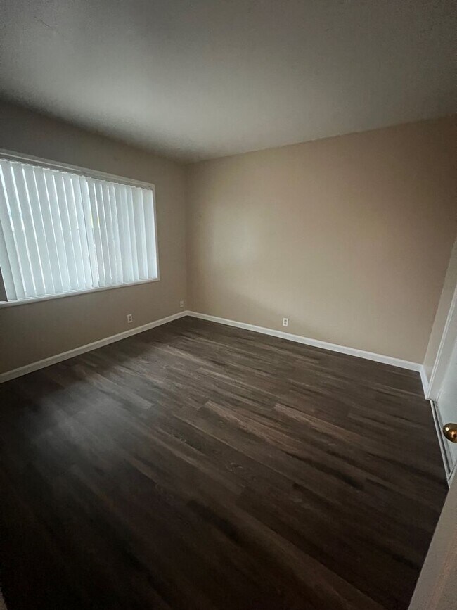 Building Photo - 3012-3014 MIRAMAR ROAD