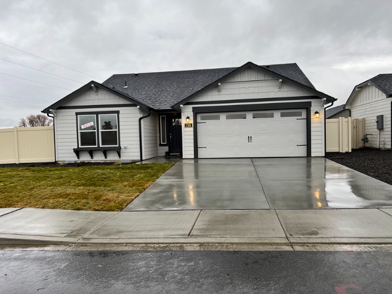 Building Photo - 2301 S 58th Ave