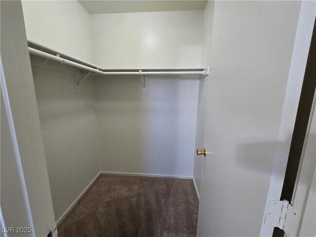 Building Photo - 9617 Pine River Ln