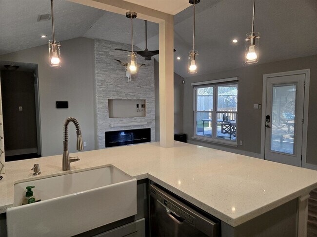 Building Photo - 7535 Stone Pine Ln