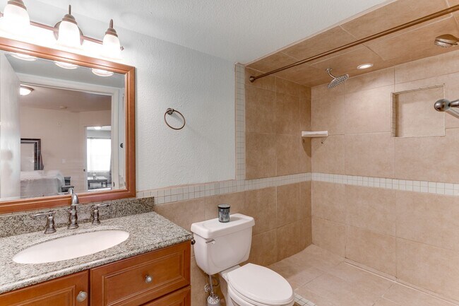 Building Photo - Bright First-Floor 2-Bedroom Condo with Private Patio in Silverado Ranch!