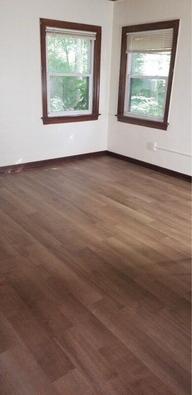 Building Photo - 3121 Oak Grove Dr