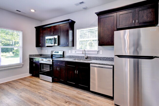 Building Photo - 224 Curry Dr