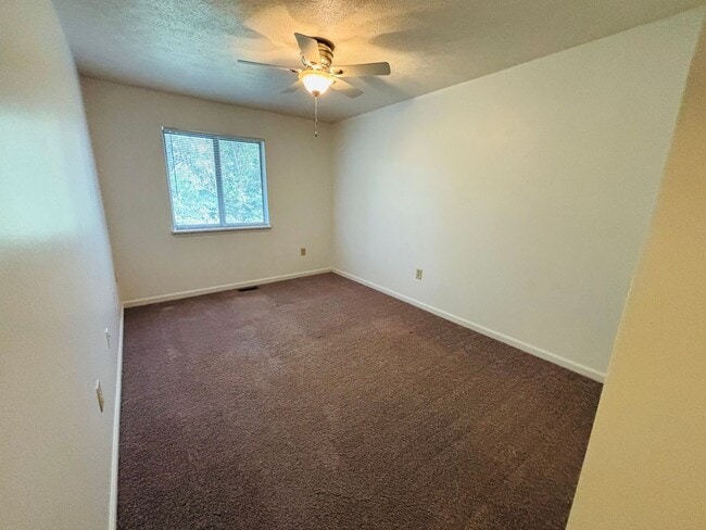 Building Photo - 931 Lora Ln