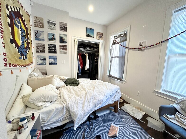 Building Photo - 9 Oswald St