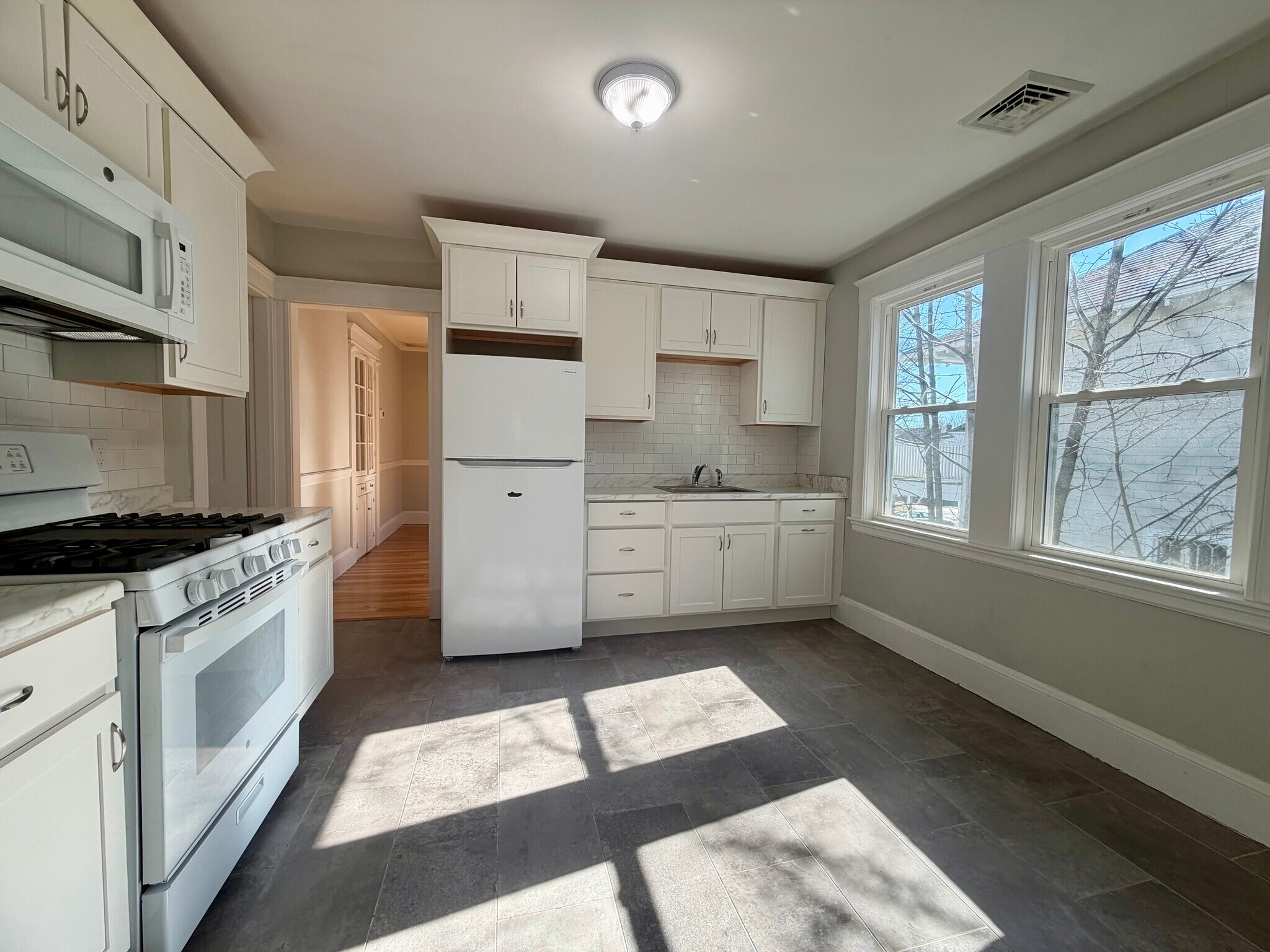 Building Photo - 102 Greaton Rd