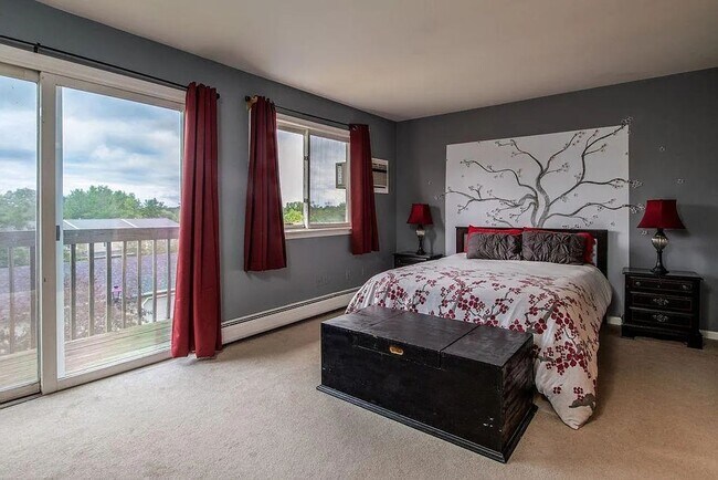 Building Photo - Townhouse for Rent – South Burlington, VT