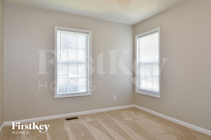 Building Photo - 7121 Taunton Dr