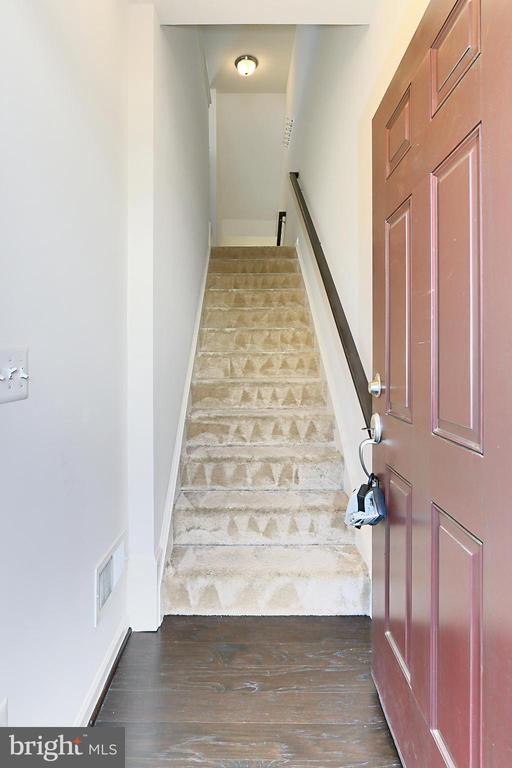 Building Photo - 210 Apsley Terrace