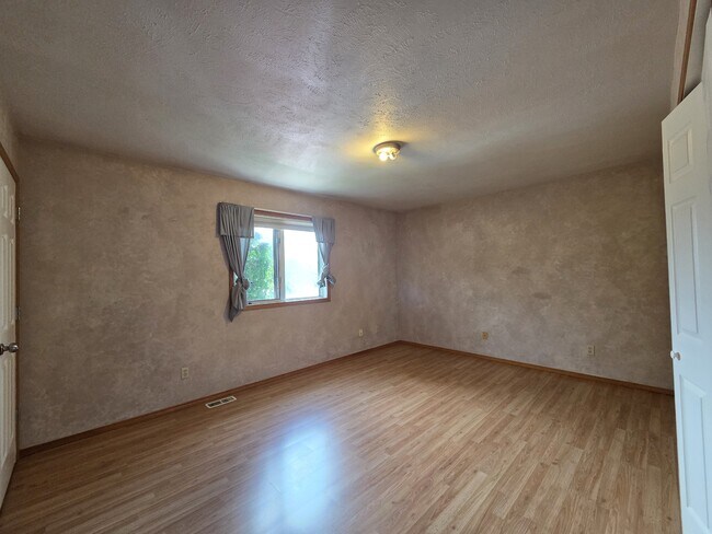 Building Photo - 111 N Pondera Ave