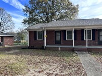 Building Photo - Large Duplex