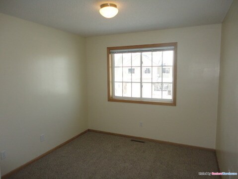 Building Photo - 6104 Maclynn Ave NE