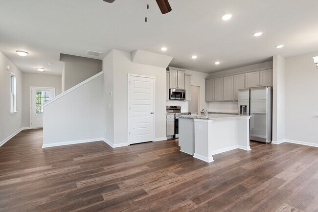 Building Photo - 4 Bed 2.5 Bath Single Family Home in Gaine...