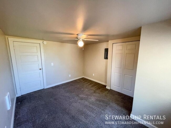 Building Photo - 1648 E 24th Ave