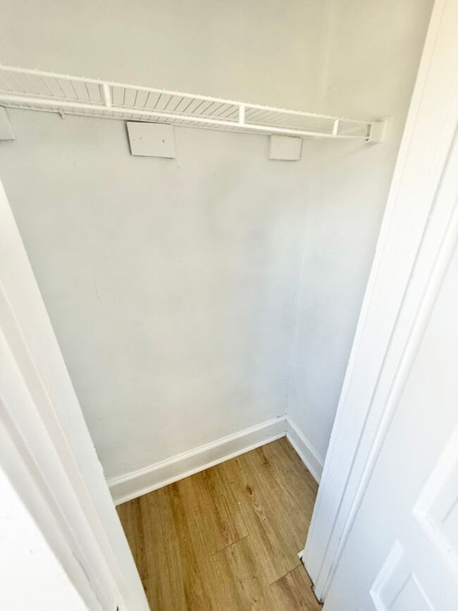 Building Photo - ***RENT READY~4 Bed RENOVATED 2 story house/w/ downstairs bedroom/Granite countertops