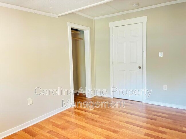 Building Photo - 1110 W Sykes St