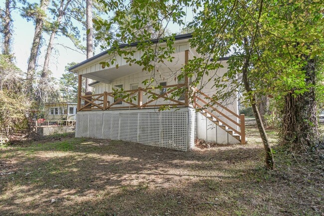 Building Photo - 5880 Beech Dr