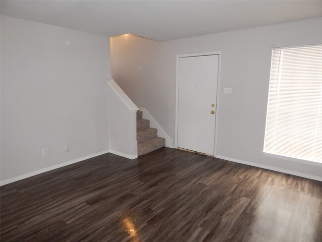 Building Photo - 204 Northpointe Ave