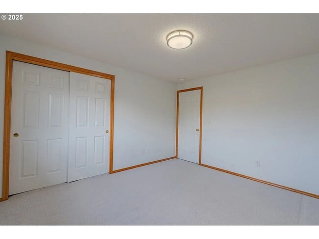 Building Photo - Spacious 4BR, 3 Bath House in Felida