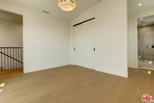 Building Photo - 4720 Marshall Dr