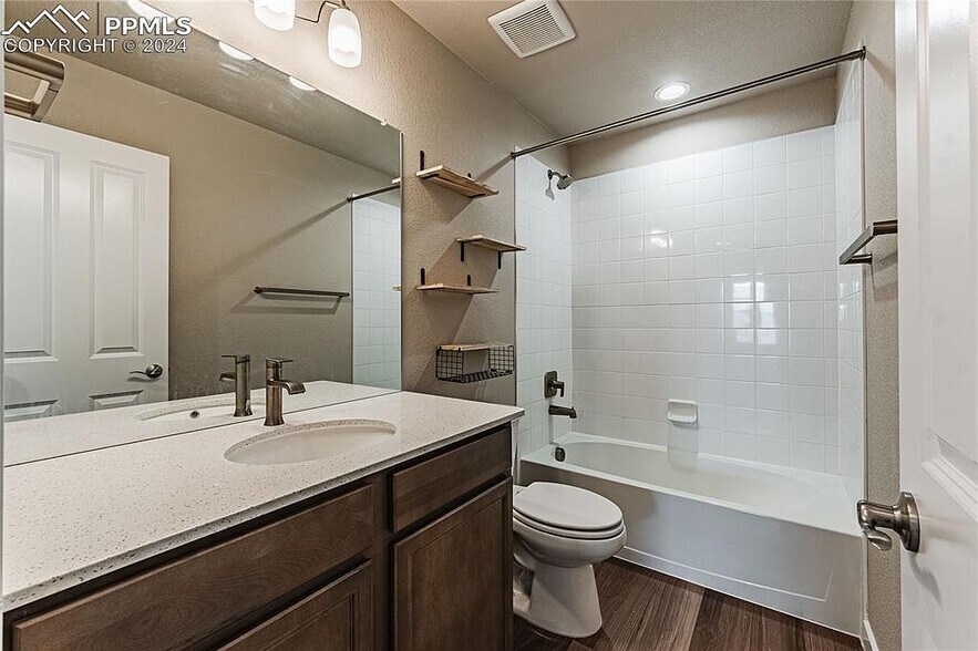 Building Photo - 4028 Ryedale Way