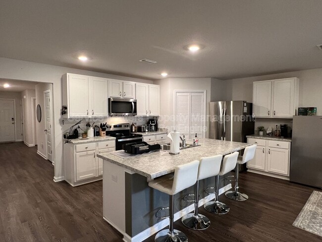 Building Photo - 921 Lovebird Ct