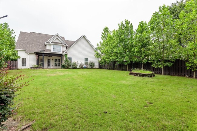 Building Photo - 4117 Chastain Dr