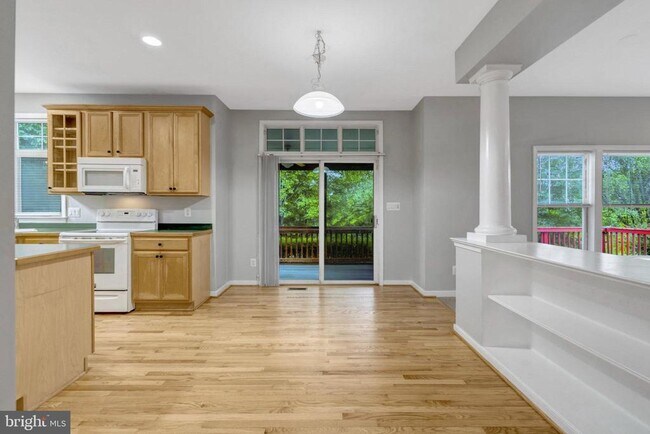 Building Photo - 26161 Rachel Hill Dr