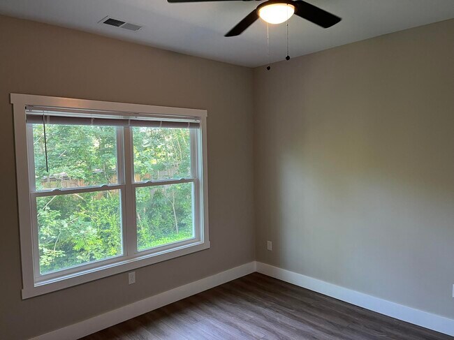 Building Photo - 35 Dominic Ln