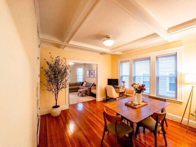 Building Photo - 41 Child St