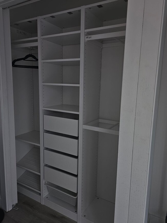 Building Photo - West Seattle! Move In Special 50% off 1st full Month*