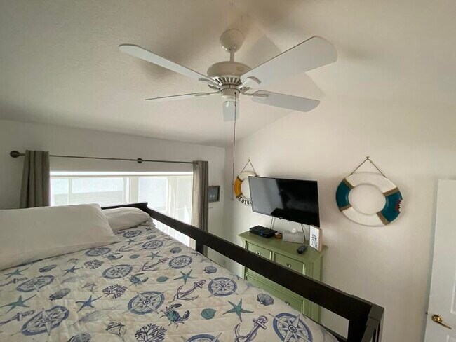 Building Photo - 343 Ocean Park Ln