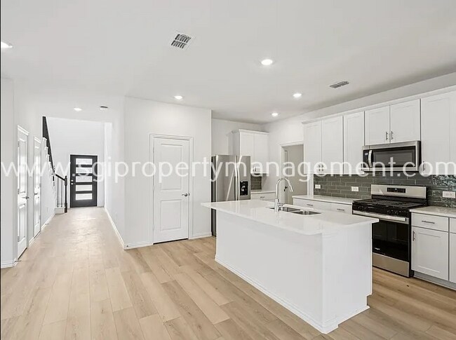 Building Photo - 522 Blanton St