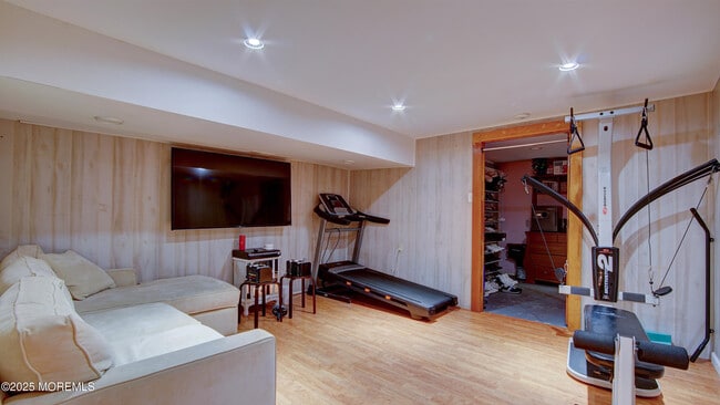 Building Photo - 141 Chestnut Way