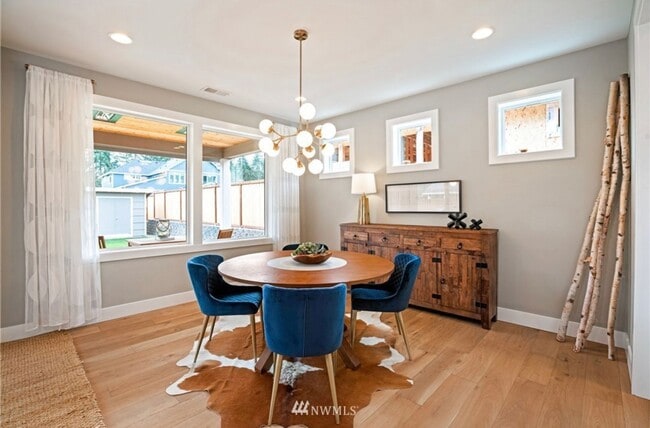 Building Photo - Gorgeous 4 Bedroom Gig Harbor Home in Gated Community