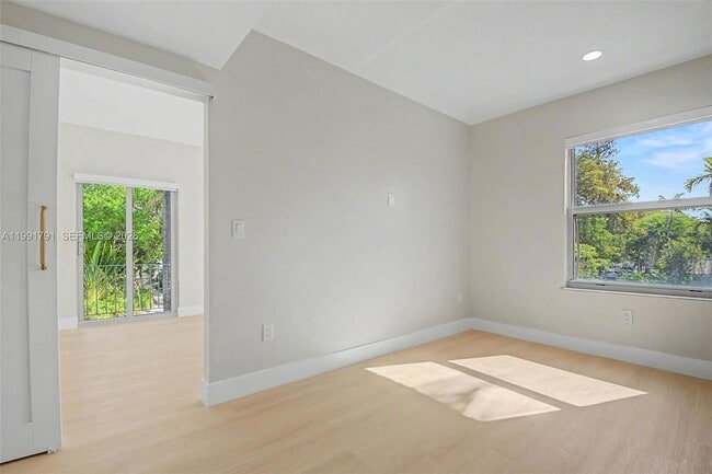 Building Photo - 694 NE 76th St