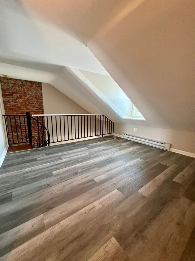 Building Photo - 713 S 2nd St