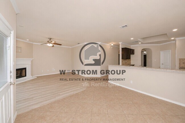 Building Photo - 3121 Hornbeam St