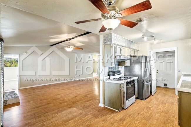 Building Photo - 8500 Caspian Dr
