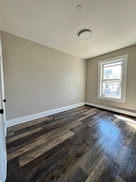8 Sheffield St 2L - 9 Sheffield St
