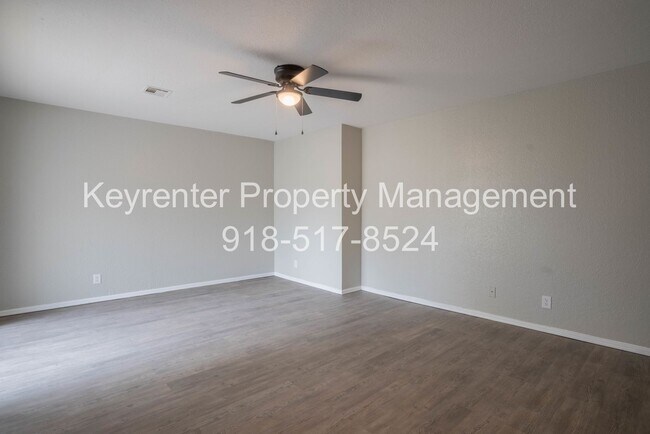Building Photo - Gorgeous 3 Bedroom Remodel, BA Schools!