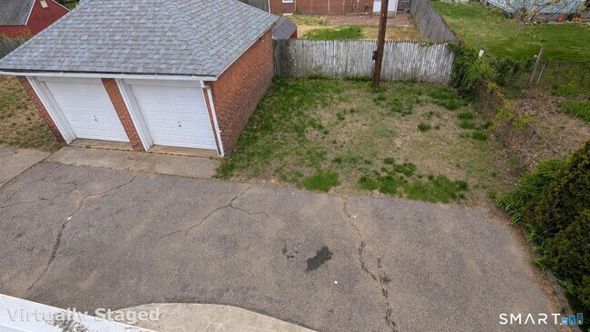 Building Photo - 15 June St