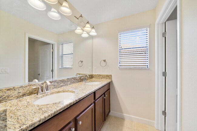 Building Photo - 1315 Moss Creek Ln