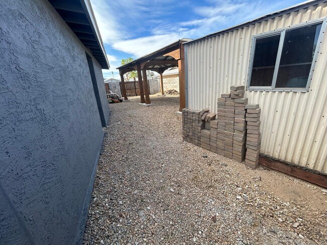 Building Photo - 6916 W Georgia Ave