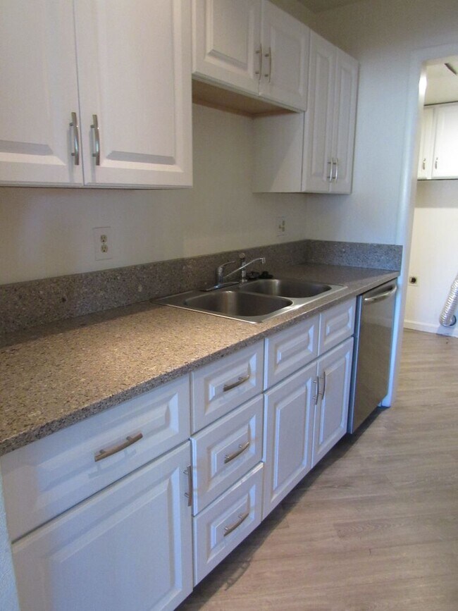 Building Photo - 3 bedroom condo in ARVADA