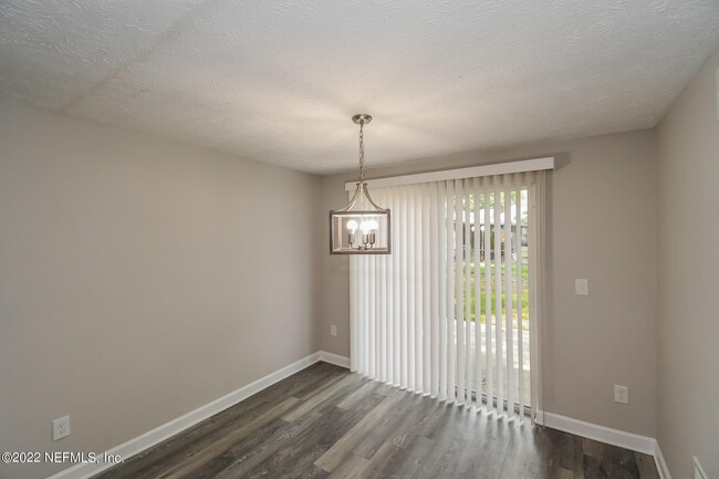 Building Photo - 9904 Moss Side Ln