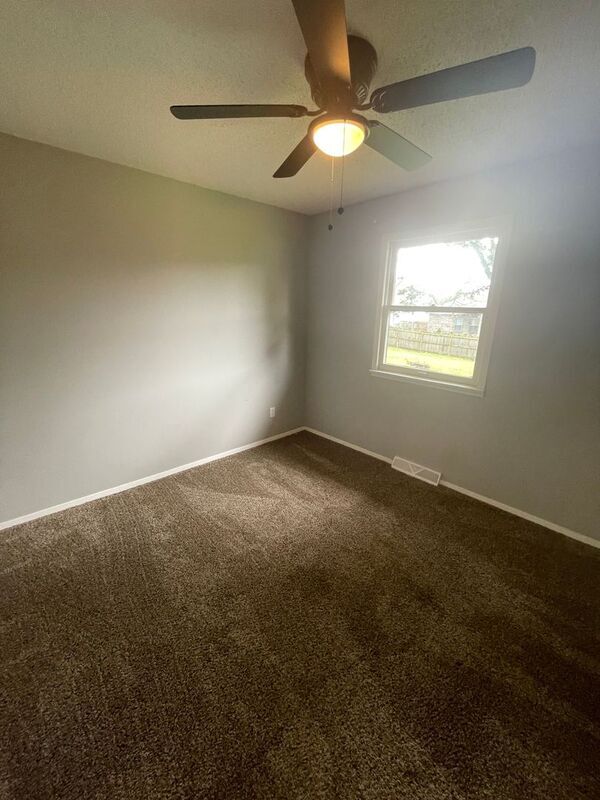 Building Photo - 2556 W Cardinal St