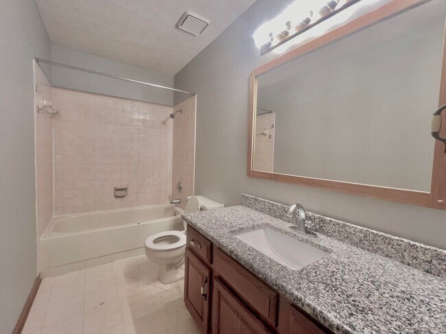 Building Photo - Beautiful 4 bed, 2 bath house at $1,795