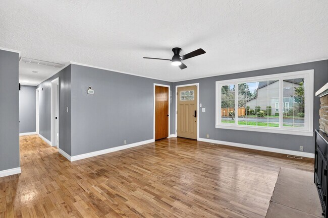 Building Photo - Gorgeous Ranch Style Home in the Heart of Vancouver Near Royal Oaks Golf Course!
