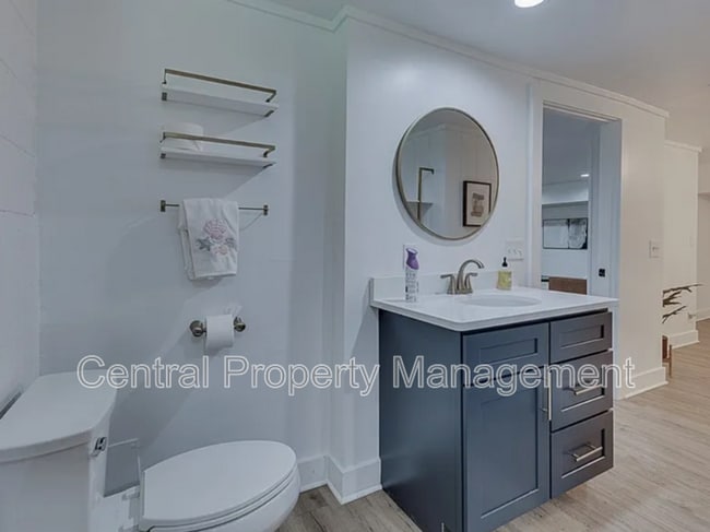 Building Photo - 1126 N Hwy 25 Bypass